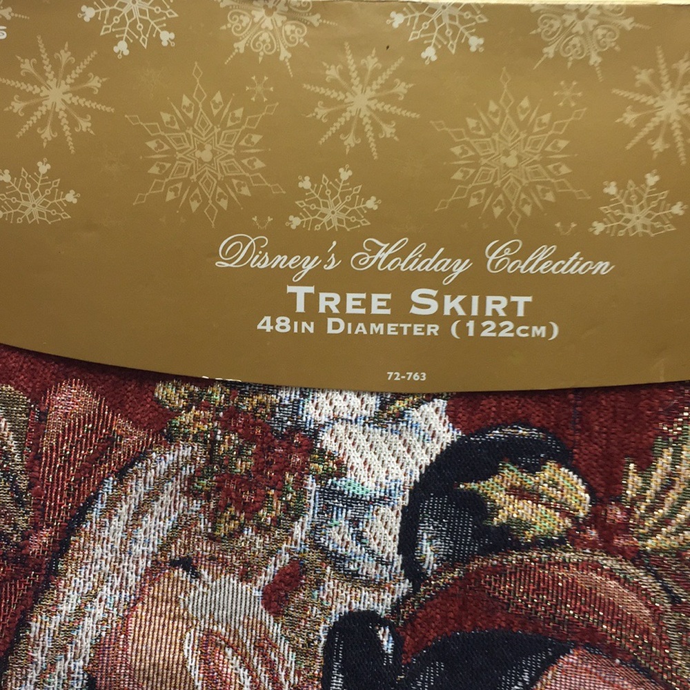 Disney holiday collection tree skirt